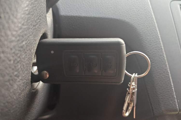 Used Volkswagen Santana 2015 1.4L Manual Fashion Edition Vehicle Key