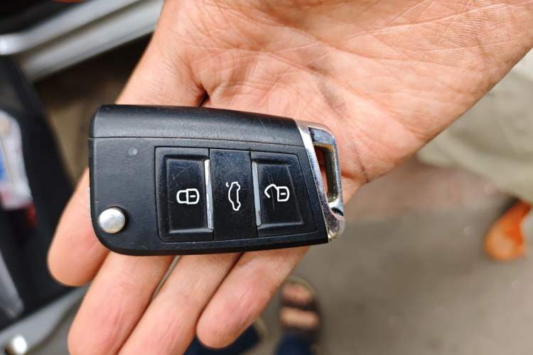 Used Volkswagen Santana 2015 1.6L Automatic Fashion Edition Vehicle Key