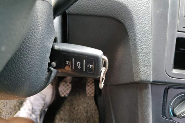 Used Volkswagen Santana 2015 1.4L Manual Fashion Edition Vehicle Key