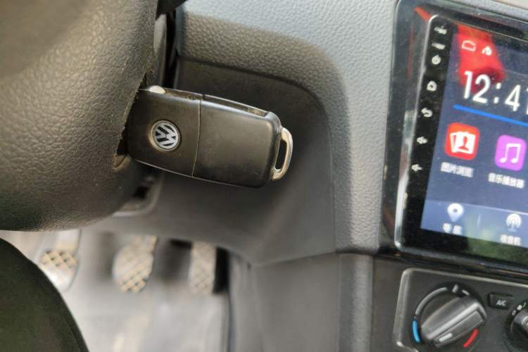 Used Volkswagen Santana 2015 1.6L Manual Comfort Edition Vehicle Key