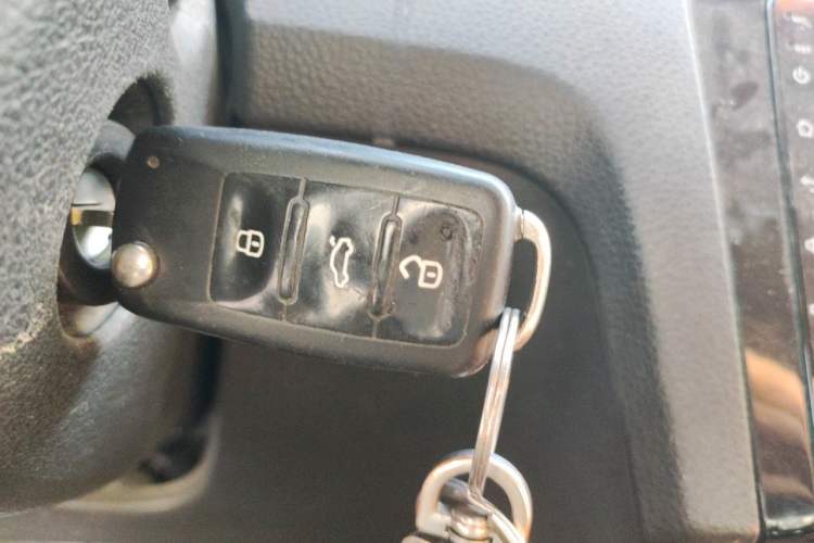 Used Volkswagen Santana 2015 1.6L Manual Comfort Edition Vehicle Key