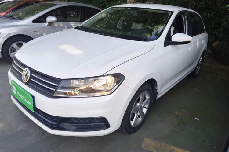 Used Volkswagen Santana 2015 HaoNa 1.6L Manual Fashion Edition Guazi used car, China used car export, Used car for sale, Used cars, Cheapest cars for sale