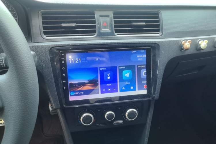 Used Volkswagen Santana 2015 1.6L Manual Fashion Edition Audio And AC Panel