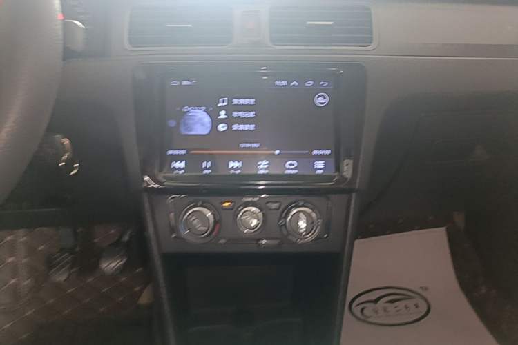 Used Volkswagen Santana 2015 1.4L Manual Fashion Edition Audio And AC Panel