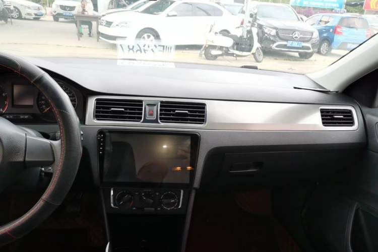 Used Volkswagen Santana 2015 1.6L Manual Comfort Edition Audio And AC Panel