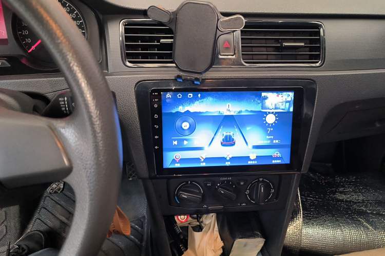 Used Volkswagen Santana 2015 1.4L Manual Fashion Edition Audio And AC Panel