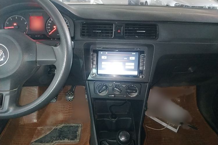 Used Volkswagen Santana 2015 1.4L Manual Fashion Edition Audio And AC Panel