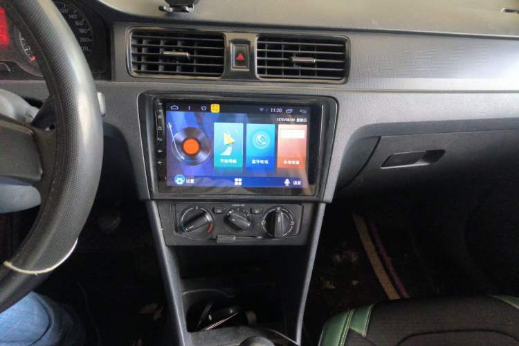 Used Volkswagen Santana 2015 1.6L Manual Fashion Edition Audio And AC Panel