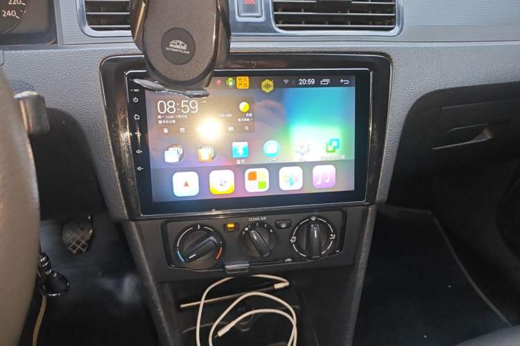 Used Volkswagen Santana 2015 1.4L Manual Fashion Edition Audio And AC Panel