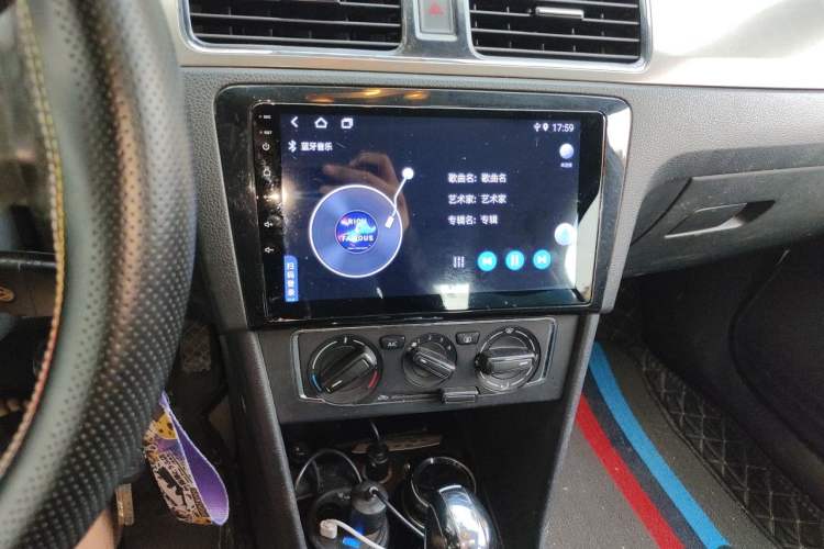 Used Volkswagen Santana 2015 1.6L Automatic Comfort Edition Audio And AC Panel