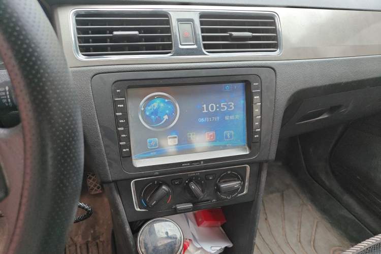 Used Volkswagen Santana 2015 1.6L Manual Comfort Edition Audio And AC Panel