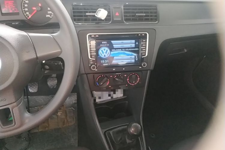 Used Volkswagen Santana 2015 1.4L Manual Fashion Edition Audio And AC Panel