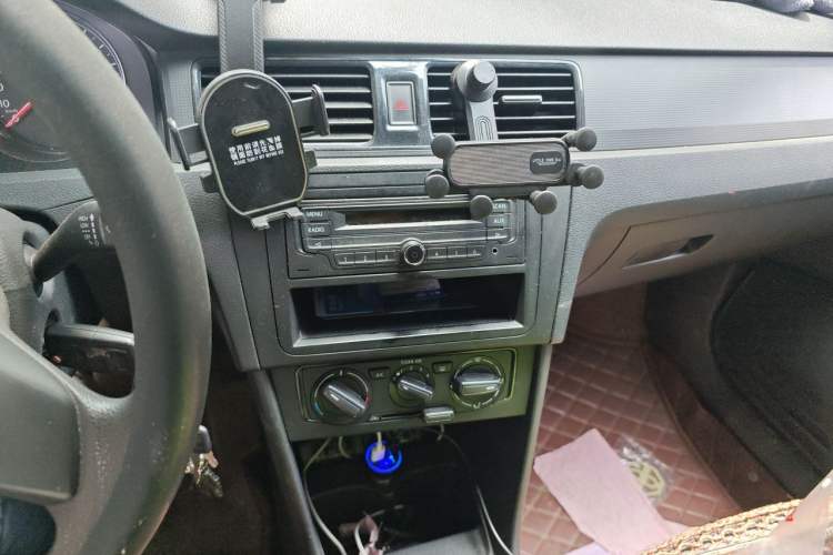 Used Volkswagen Santana 2015 1.4L Manual Fashion Edition Audio And AC Panel