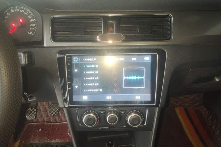 Used Volkswagen Santana 2015 1.6L Manual Comfort Edition Audio And AC Panel