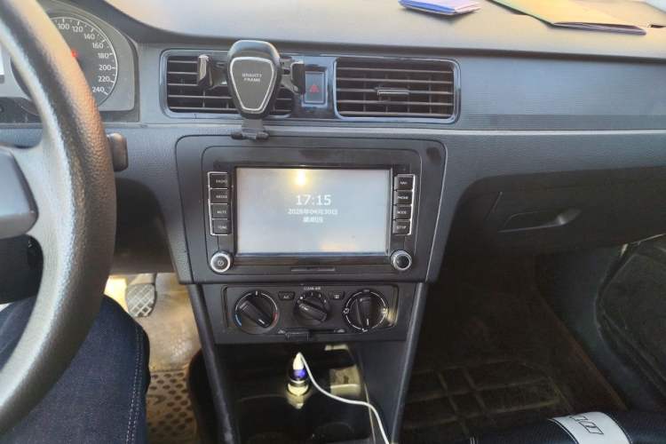 Used Volkswagen Santana 2015 1.4L Manual Fashion Edition Audio And AC Panel