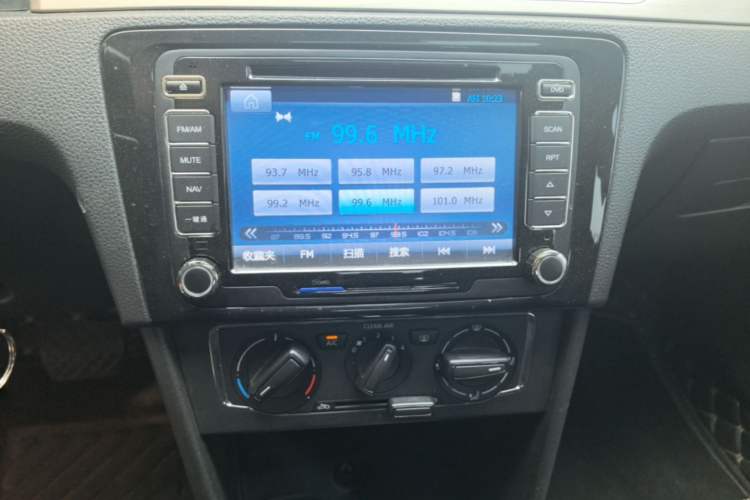 Used Volkswagen Santana 2015 Haval H6 1.6L Automatic Comfort Model Audio And AC Panel