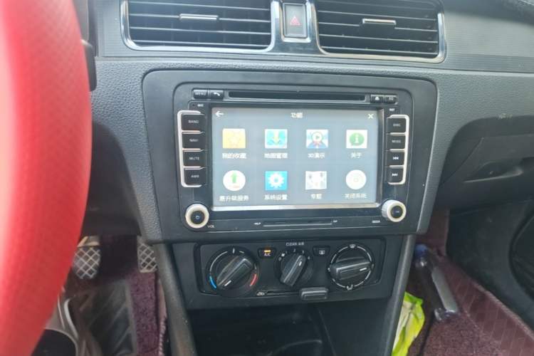 Used Volkswagen Santana 2015 1.6L Manual Fashion Edition Audio And AC Panel