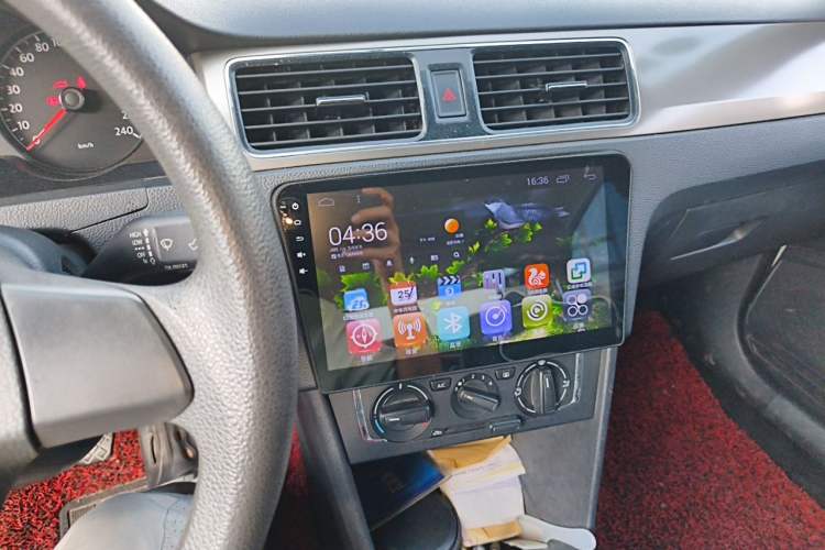 Used Volkswagen Santana 2015 1.6L Manual Fashion Edition Audio And AC Panel