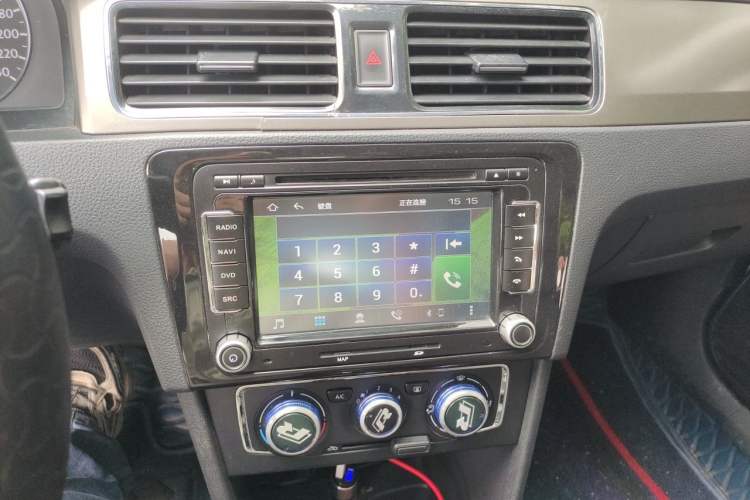 Used Volkswagen Santana 2015 1.6L Manual Comfort Edition Audio And AC Panel