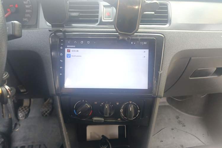 Used Volkswagen Santana 2015 1.6L Manual Fashion Edition Audio And AC Panel