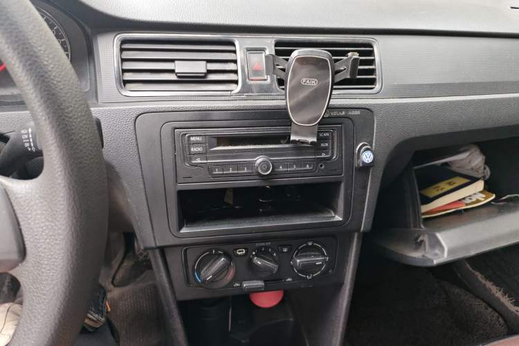 Used Volkswagen Santana 2015 1.6L Manual Fashion Edition Audio And AC Panel