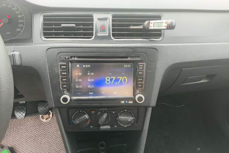 Used Volkswagen Santana 2015 1.4L Manual Fashion Edition Audio And AC Panel