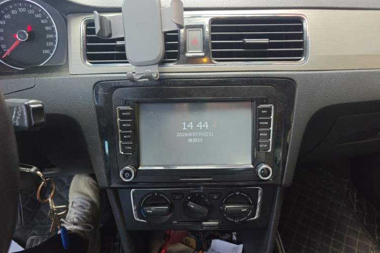 Used Volkswagen Santana 2015 Haval H6 1.6L Automatic Comfort Model Audio And AC Panel