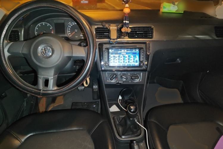 Used Volkswagen Santana 2015 1.6L Manual Comfort Edition Center Console
