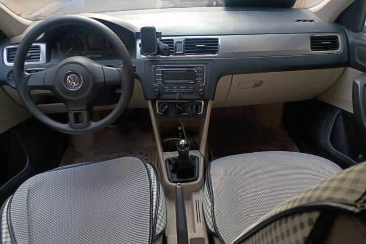 Used Volkswagen Santana 2015 1.4L Manual Comfort Edition Center Console