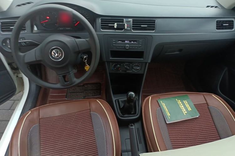 Used Volkswagen Santana 2015 1.6L Manual Fashion Edition Center Console