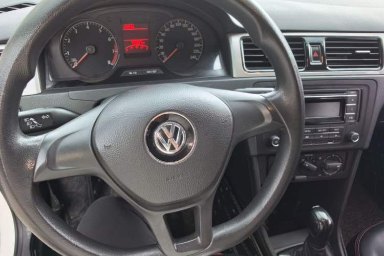 Used Volkswagen Santana 2015 Haval H6 1.6L Automatic Luxury Model Center Console