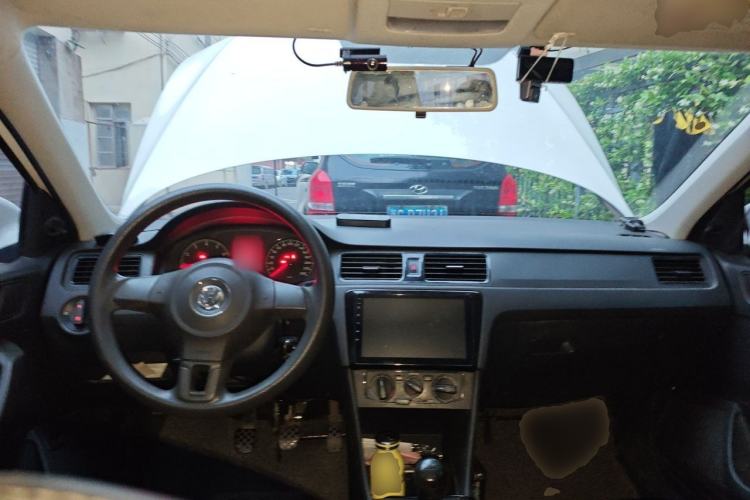 Used Volkswagen Santana 2015 1.6L Manual Fashion Edition Center Console