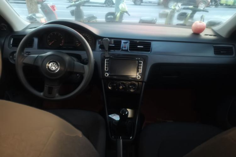 Used Volkswagen Santana 2015 1.6L Manual Fashion Edition Center Console