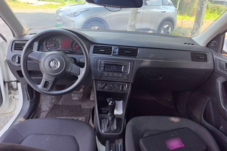 Used Volkswagen Santana 2015 1.6L Automatic Fashion Edition Center Console