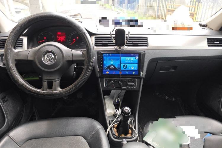 Used Volkswagen Santana 2015 1.4L Manual Comfort Edition Center Console