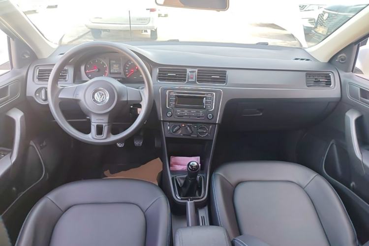 Used Volkswagen Santana 2015 1.6L Manual Fashion Edition Center Console