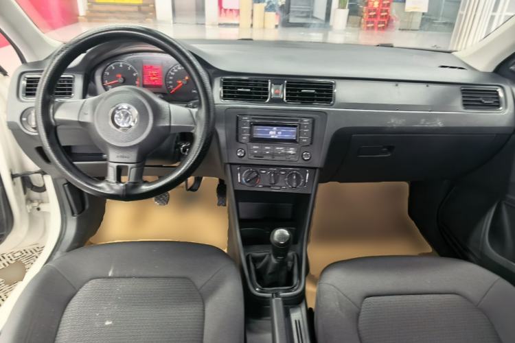 Used Volkswagen Santana 2015 1.6L Manual Fashion Edition Center Console