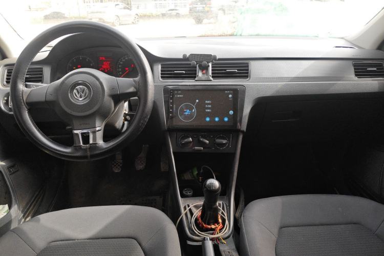 Used Volkswagen Santana 2015 1.6L Manual Fashion Edition Center Console