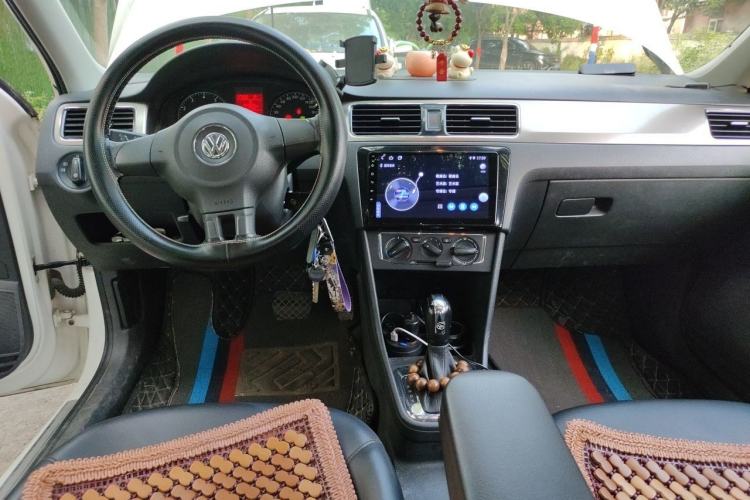 Used Volkswagen Santana 2015 1.6L Automatic Comfort Edition Center Console