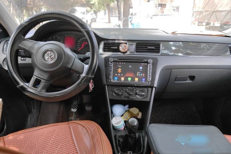 Used Volkswagen Santana 2015 1.6L Manual Fashion Edition Center Console