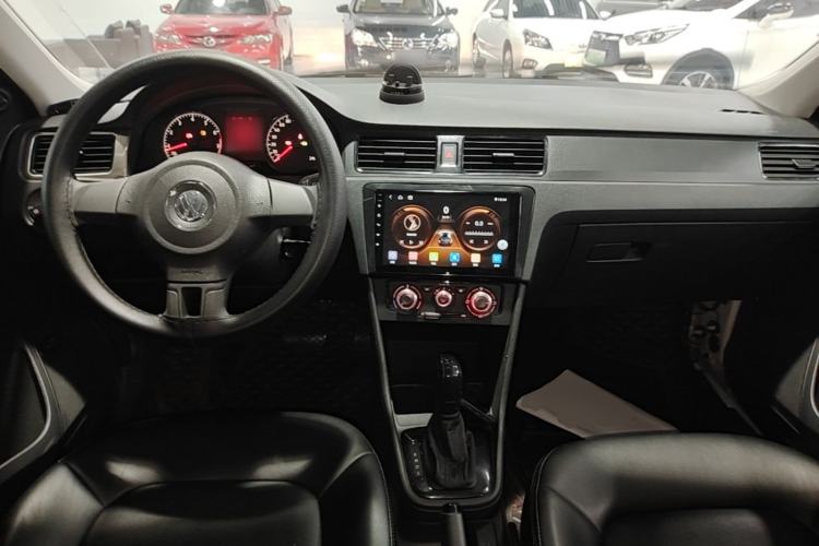 Used Volkswagen Santana 2015 1.6L Automatic Fashion Edition Center Console