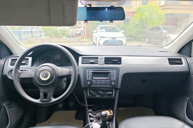 Used Volkswagen Santana 2015 1.6L Manual Comfort Edition Center Console