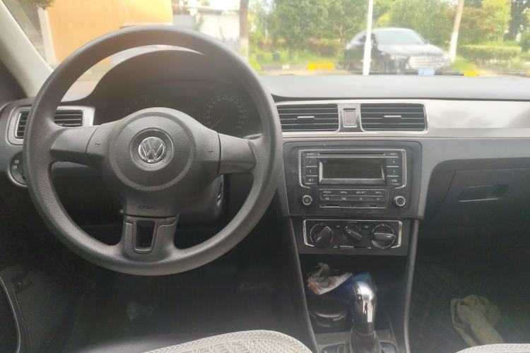 Used Volkswagen Santana 2015 1.6L Automatic Comfort Edition Center Console