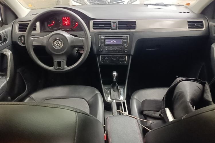 Used Volkswagen Santana 2015 1.6L Automatic Comfort Edition Center Console