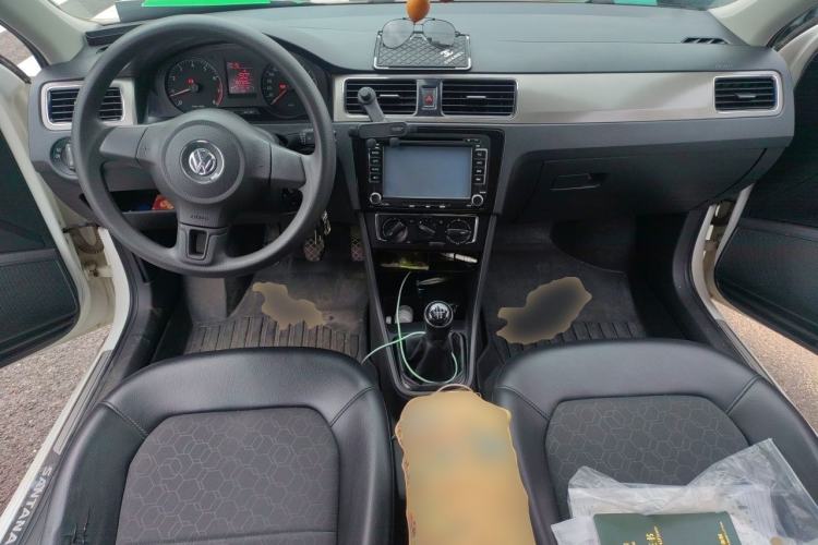 Used Volkswagen Santana 2015 1.4L Manual Comfort Edition Center Console