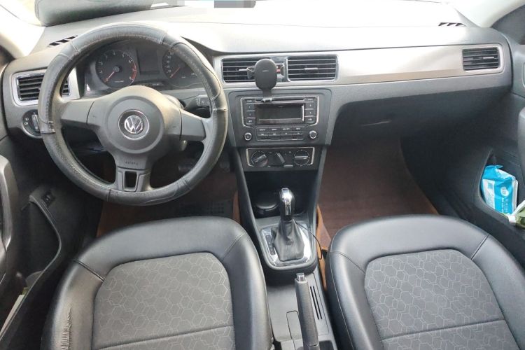 Used Volkswagen Santana 2015 1.6L Automatic Comfort Edition Center Console