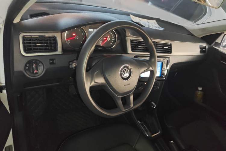 Used Volkswagen Santana 2015 Haval H6 1.6L Automatic Comfort Model Center Console