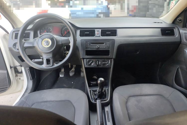 Used Volkswagen Santana 2015 1.6L Manual Fashion Edition Center Console