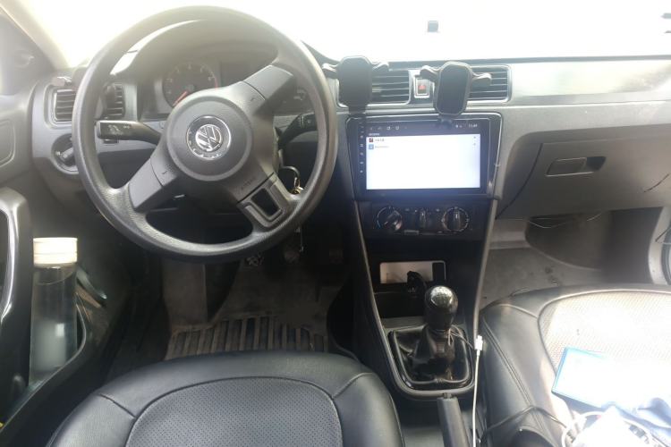 Used Volkswagen Santana 2015 1.6L Manual Fashion Edition Center Console
