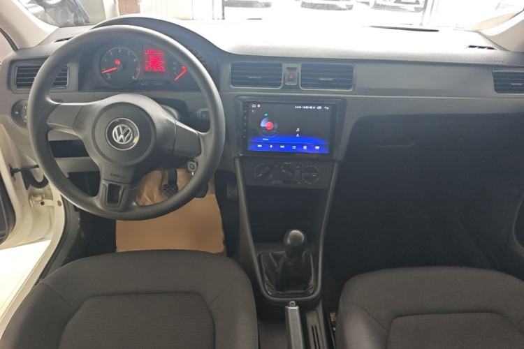 Used Volkswagen Santana 2015 1.6L Manual Fashion Edition Center Console